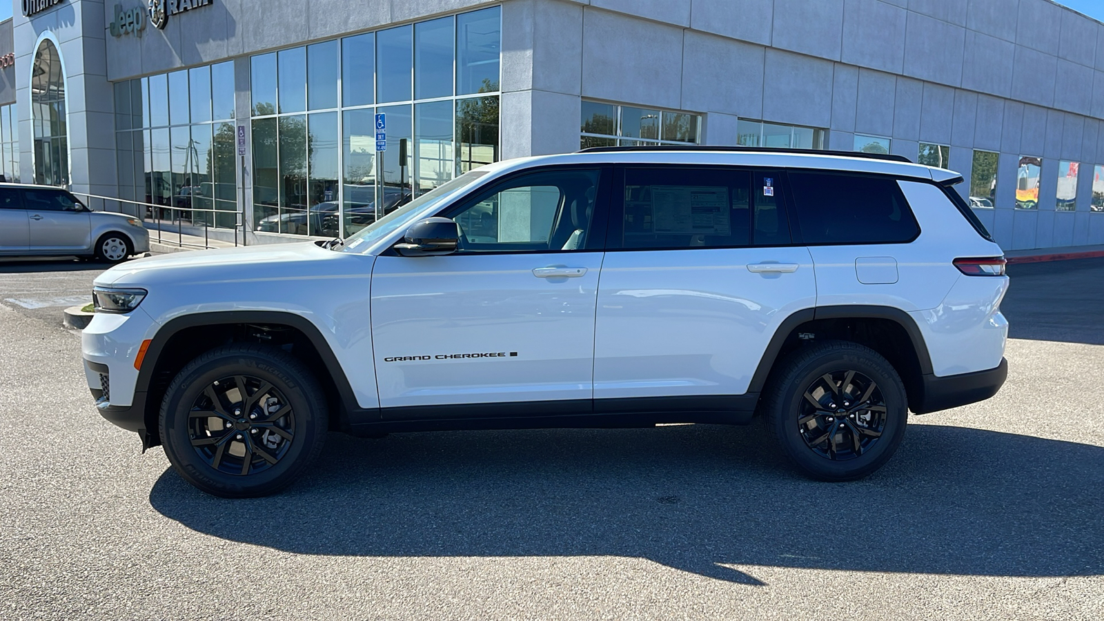 2024 Jeep Grand Cherokee L Altitude 6