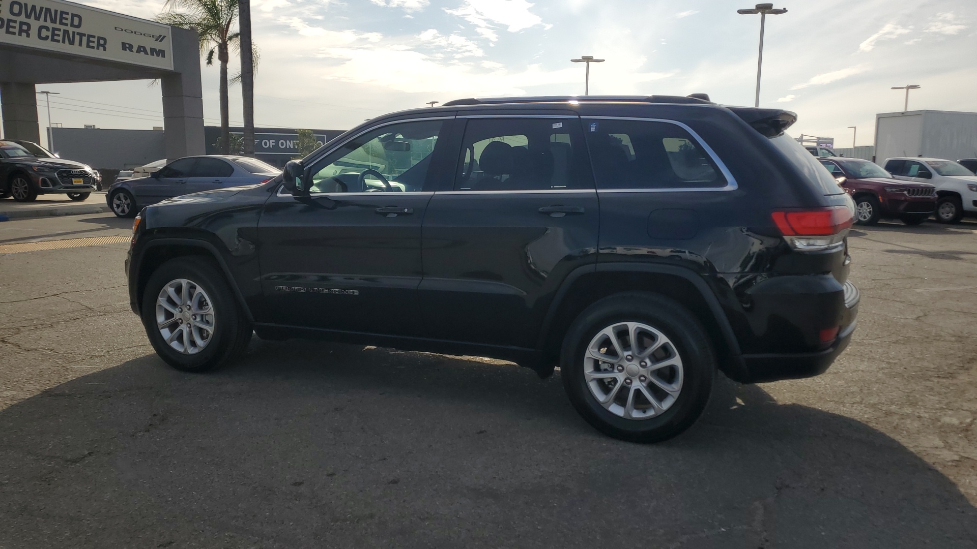 2021 Jeep Grand Cherokee Laredo E 5