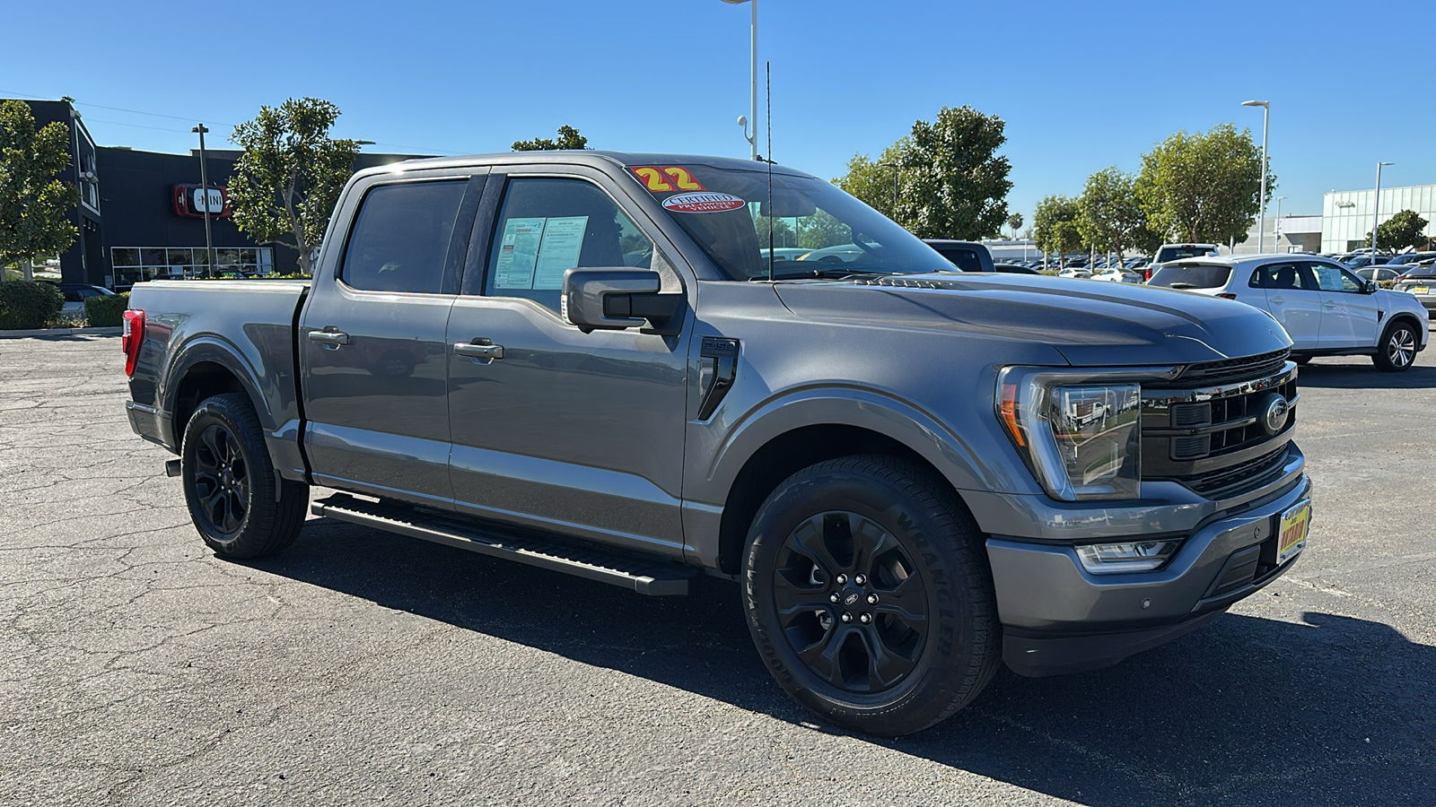 2022 Ford F-150 Lariat 2