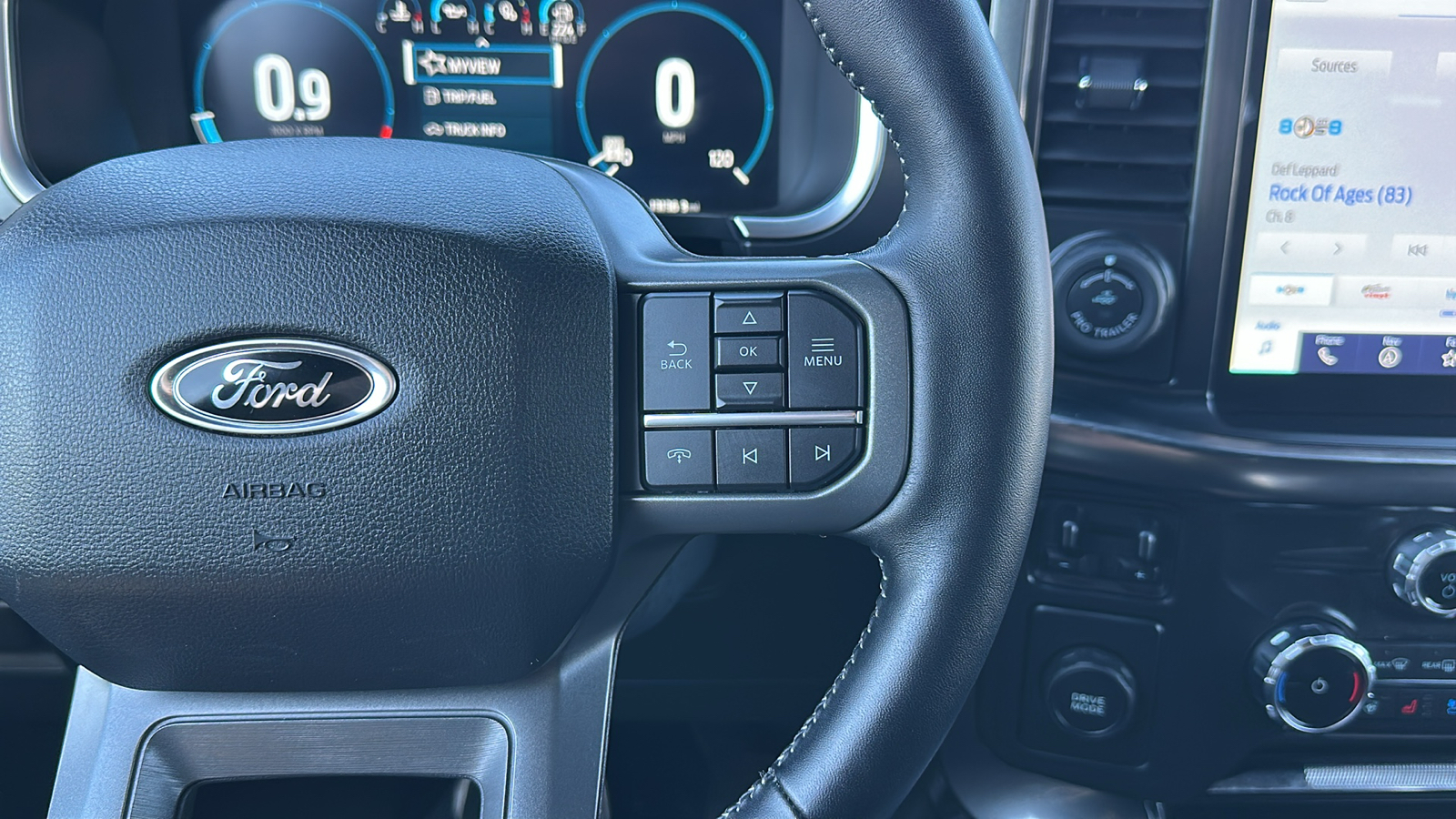 2022 Ford F-150 Lariat 18