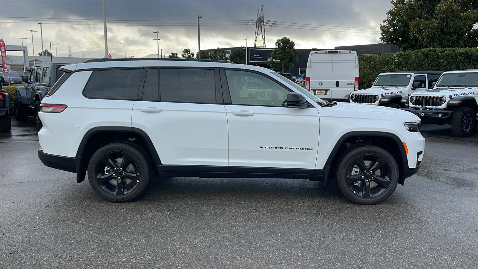 2025 Jeep Grand Cherokee L Altitude X 2