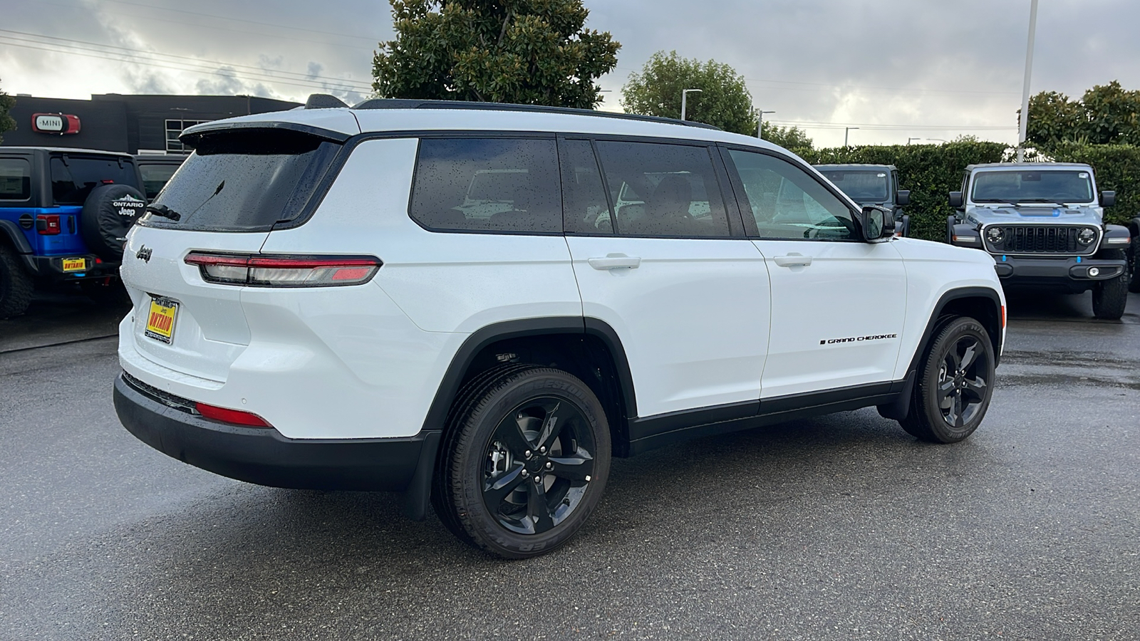 2025 Jeep Grand Cherokee L Altitude X 3