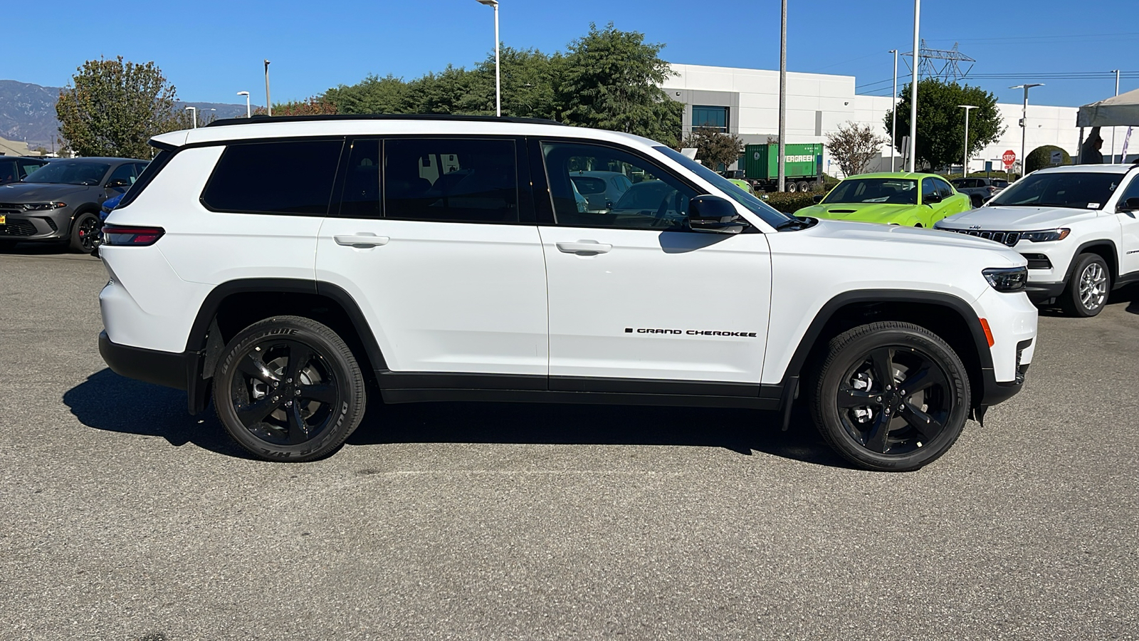 2025 Jeep Grand Cherokee L Altitude X 2