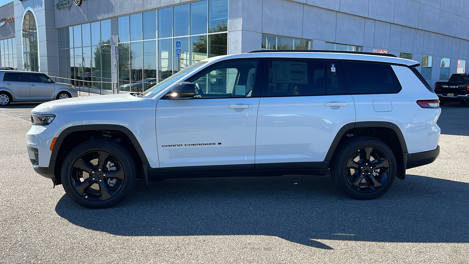 2025 Jeep Grand Cherokee L Altitude X 6