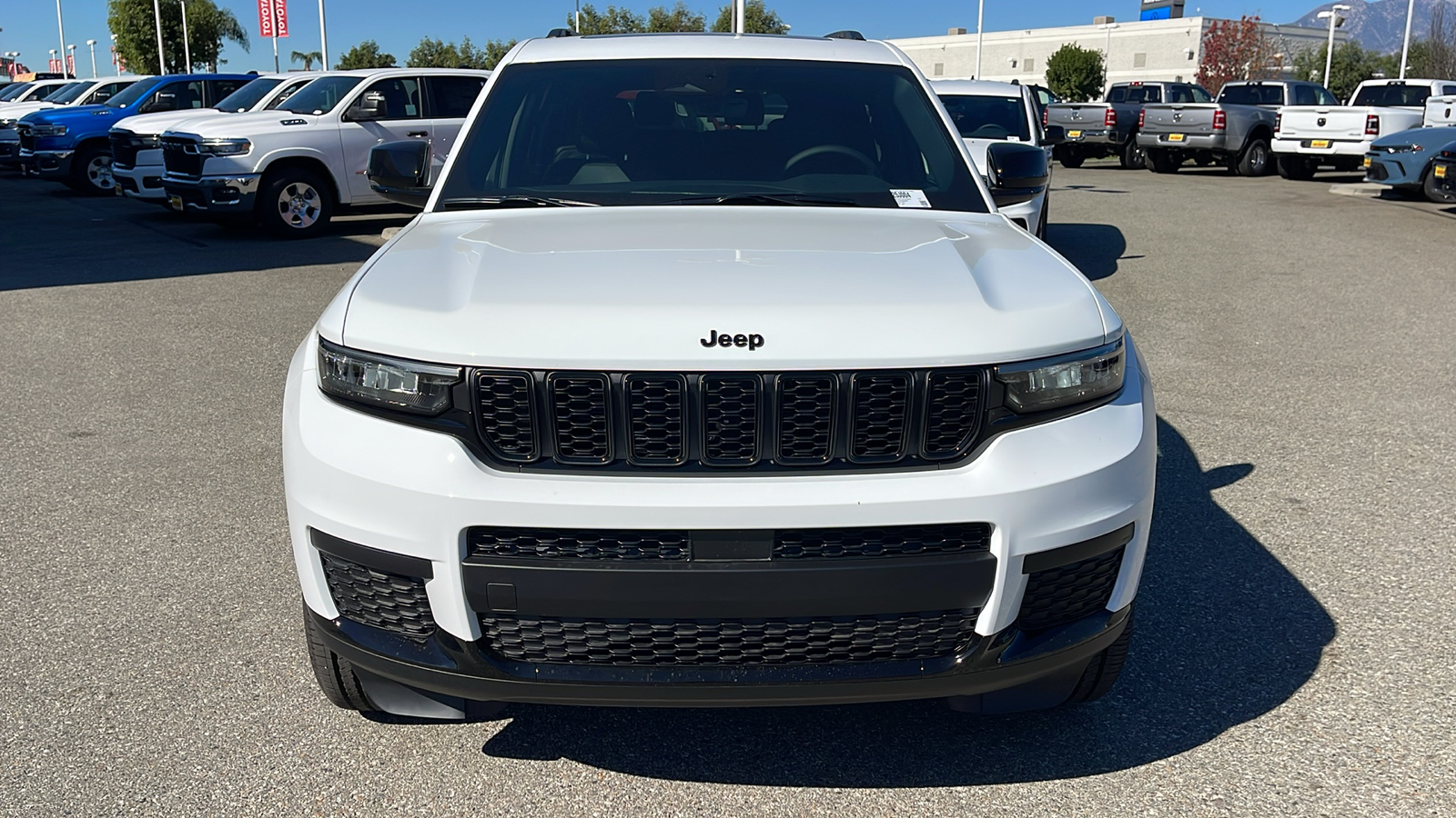 2025 Jeep Grand Cherokee L Altitude X 8