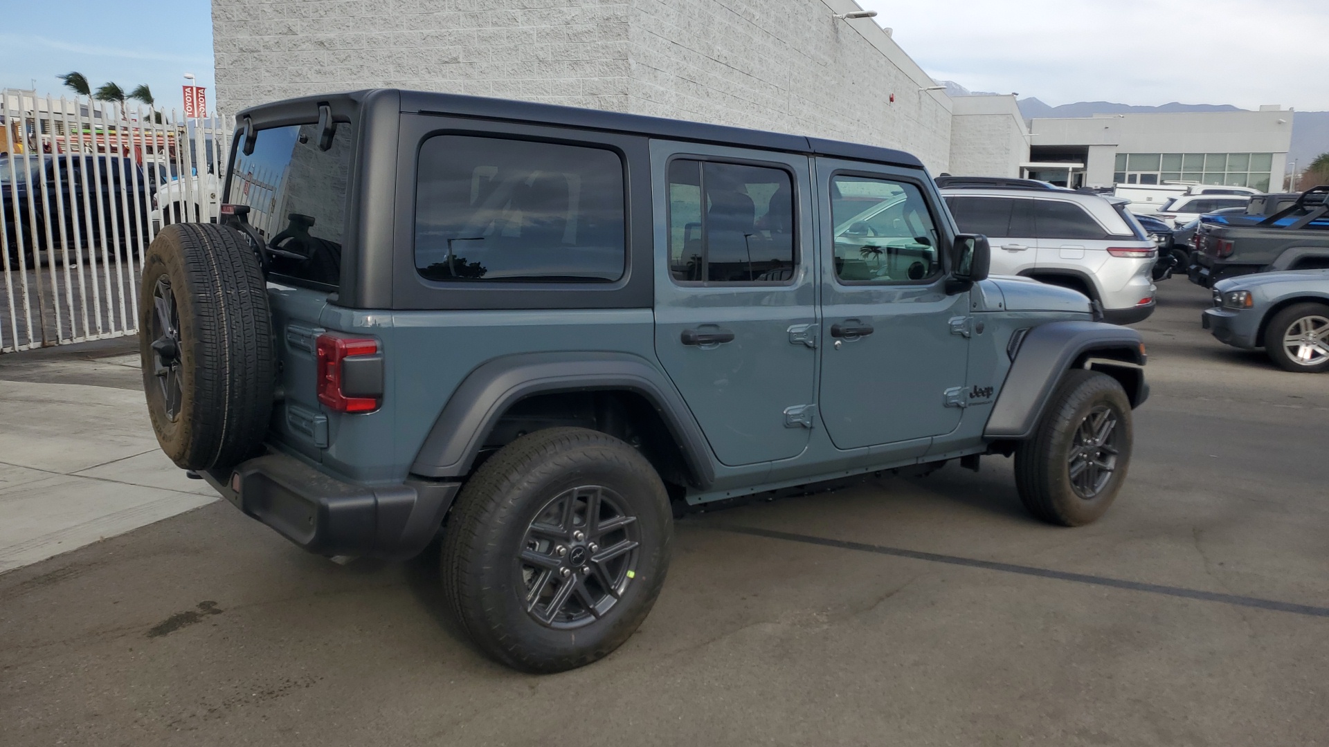 2025 Jeep Wrangler Sport 3