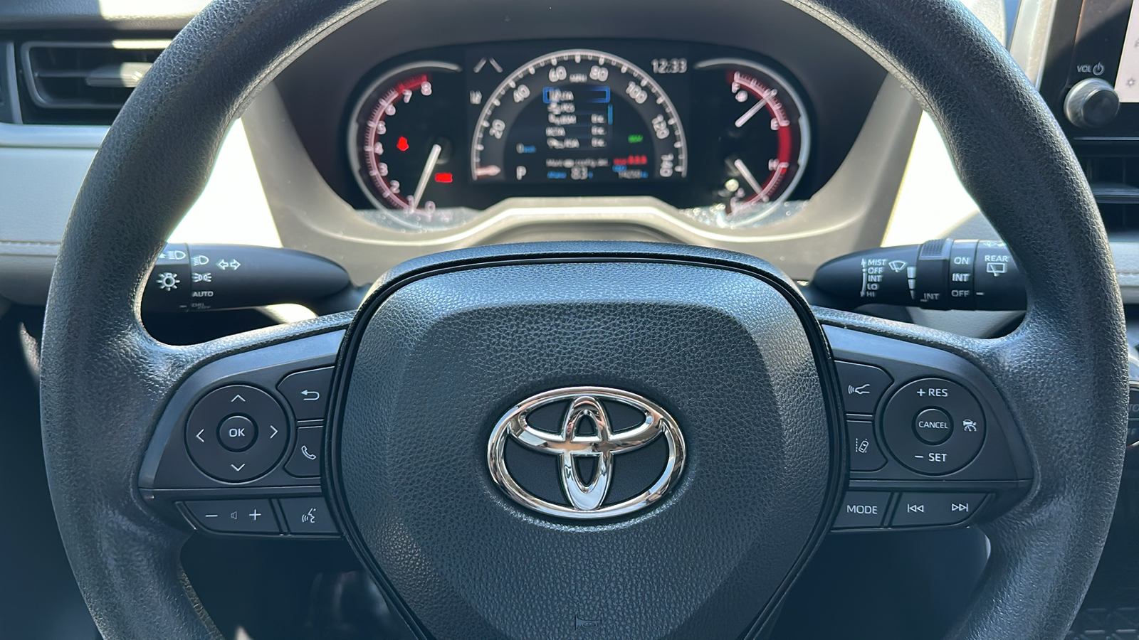 2023 Toyota RAV4 XLE 17