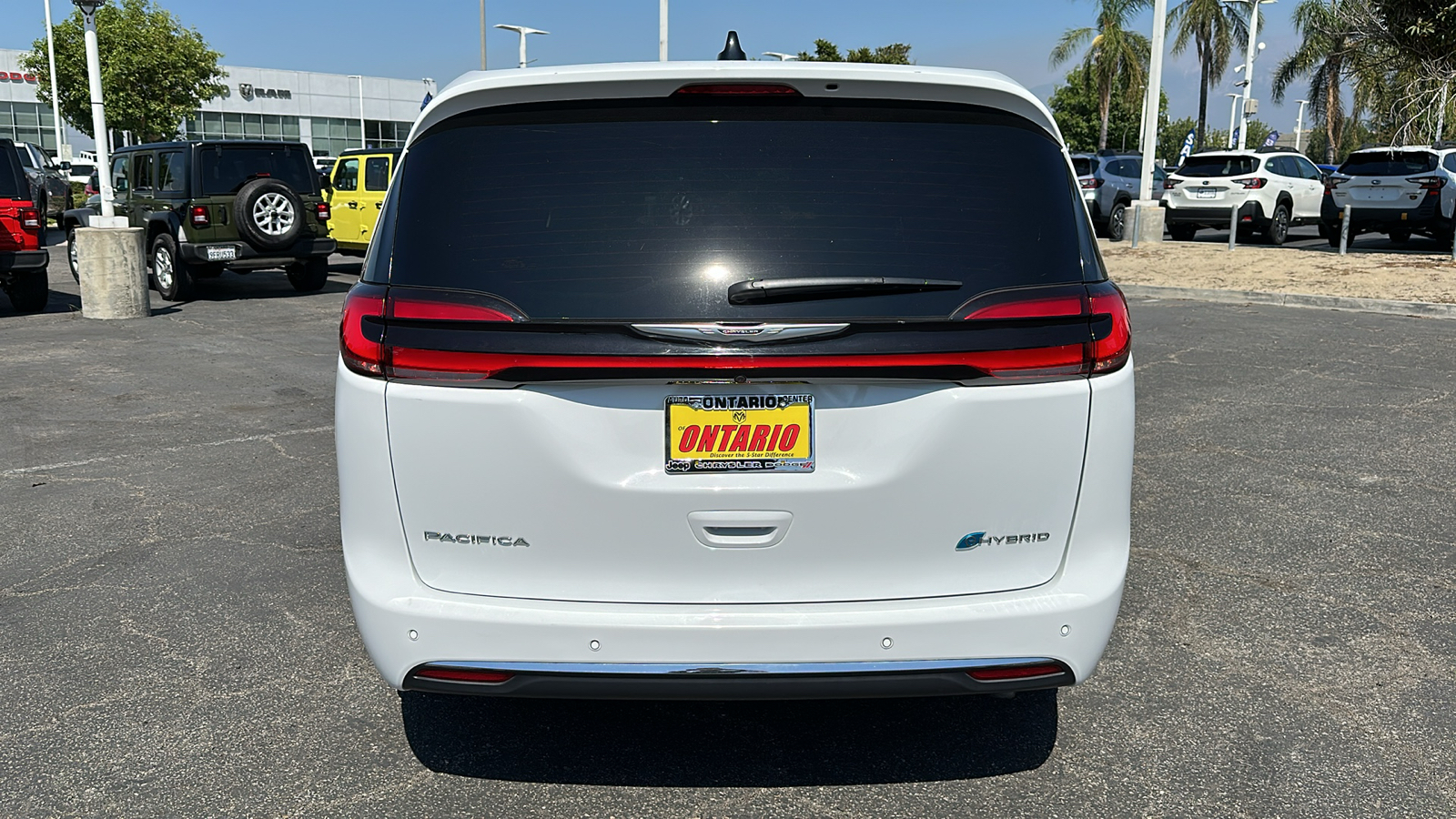 2023 Chrysler Pacifica Hybrid Touring L 5