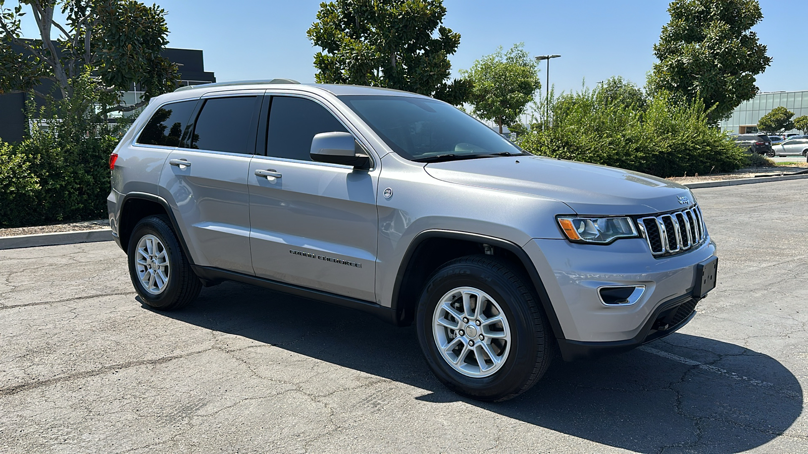 2018 Jeep Grand Cherokee Laredo E 1