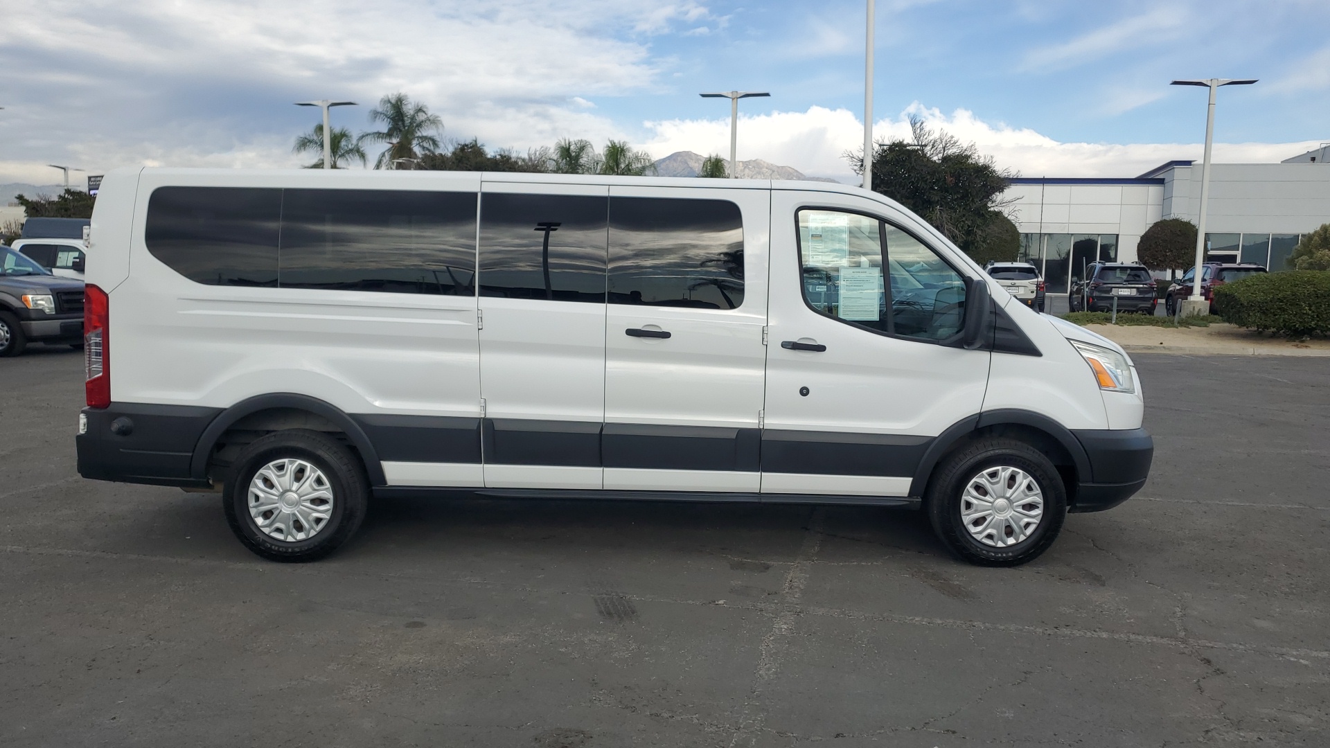 2015 Ford Transit-350 XLT 2