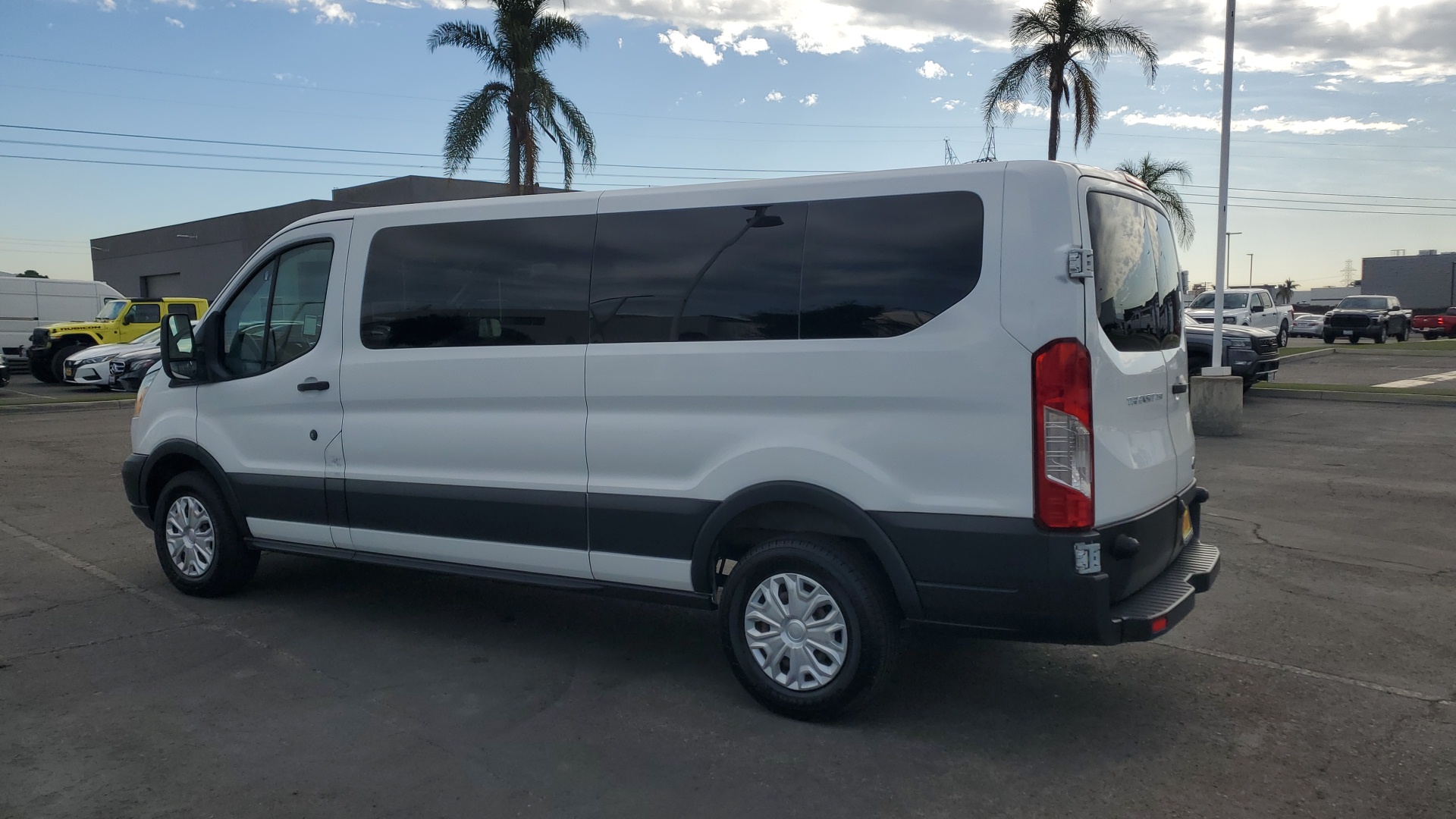 2015 Ford Transit-350 XLT 5