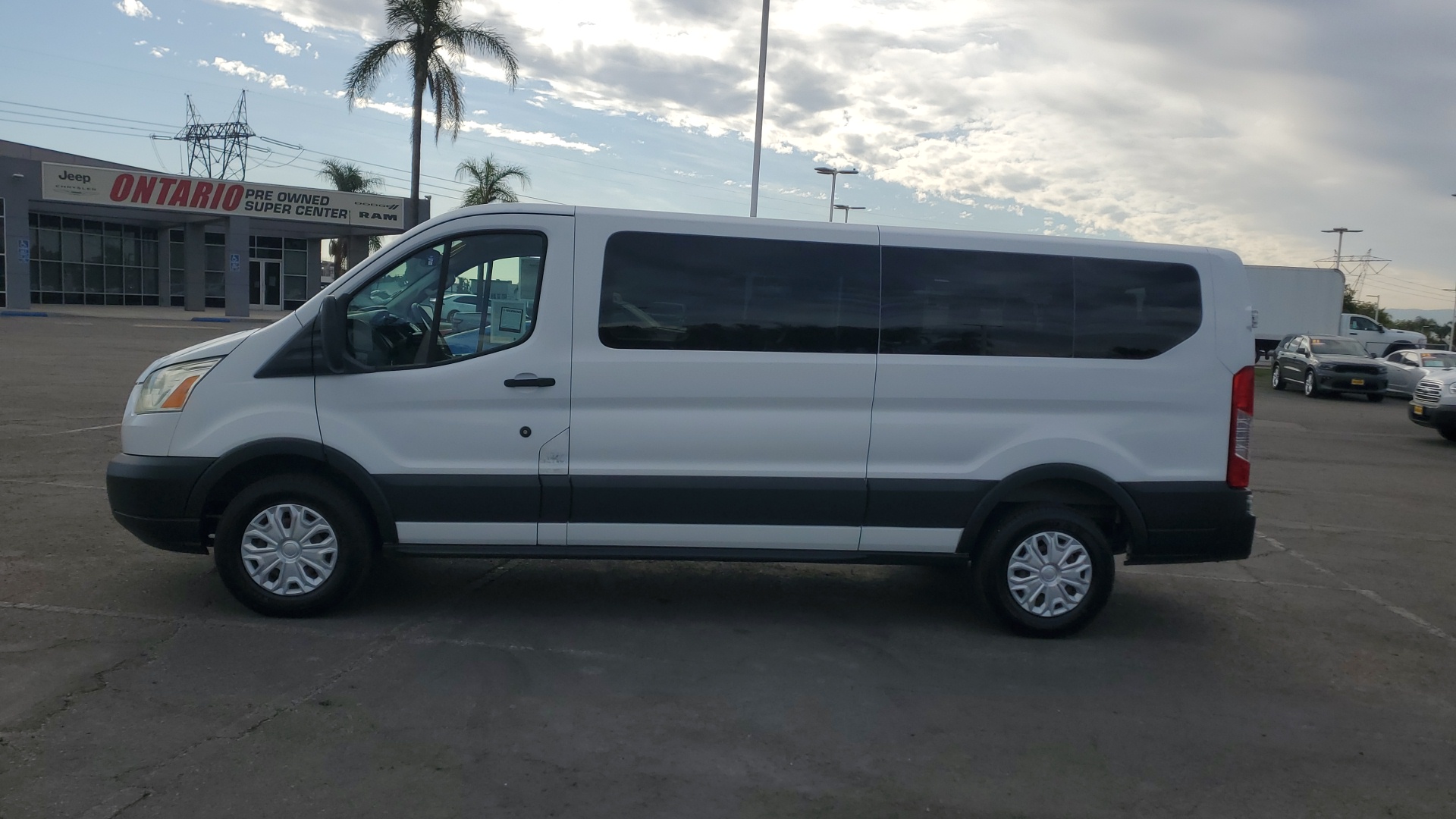 2015 Ford Transit-350 XLT 6