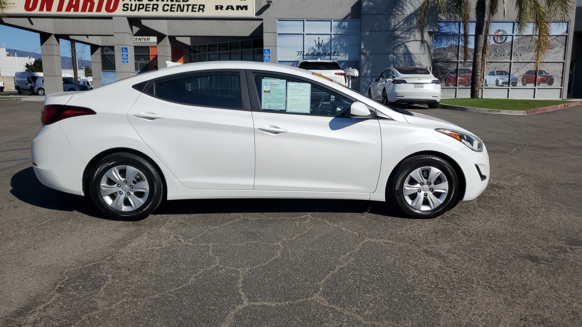 2016 Hyundai Elantra SE 2