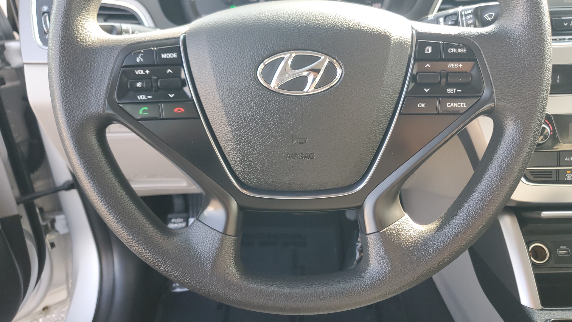 2016 Hyundai Sonata Hybrid SE 22