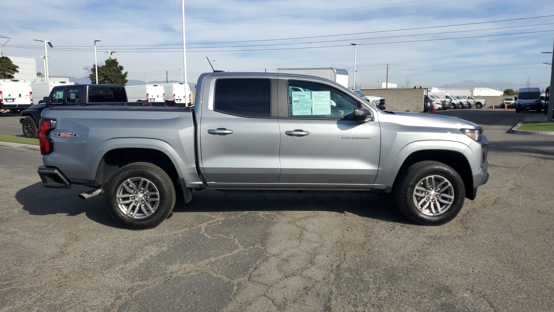 2023 Chevrolet Colorado LT 2