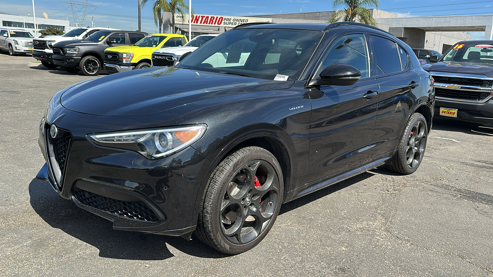 2023 Alfa Romeo Stelvio Veloce 8