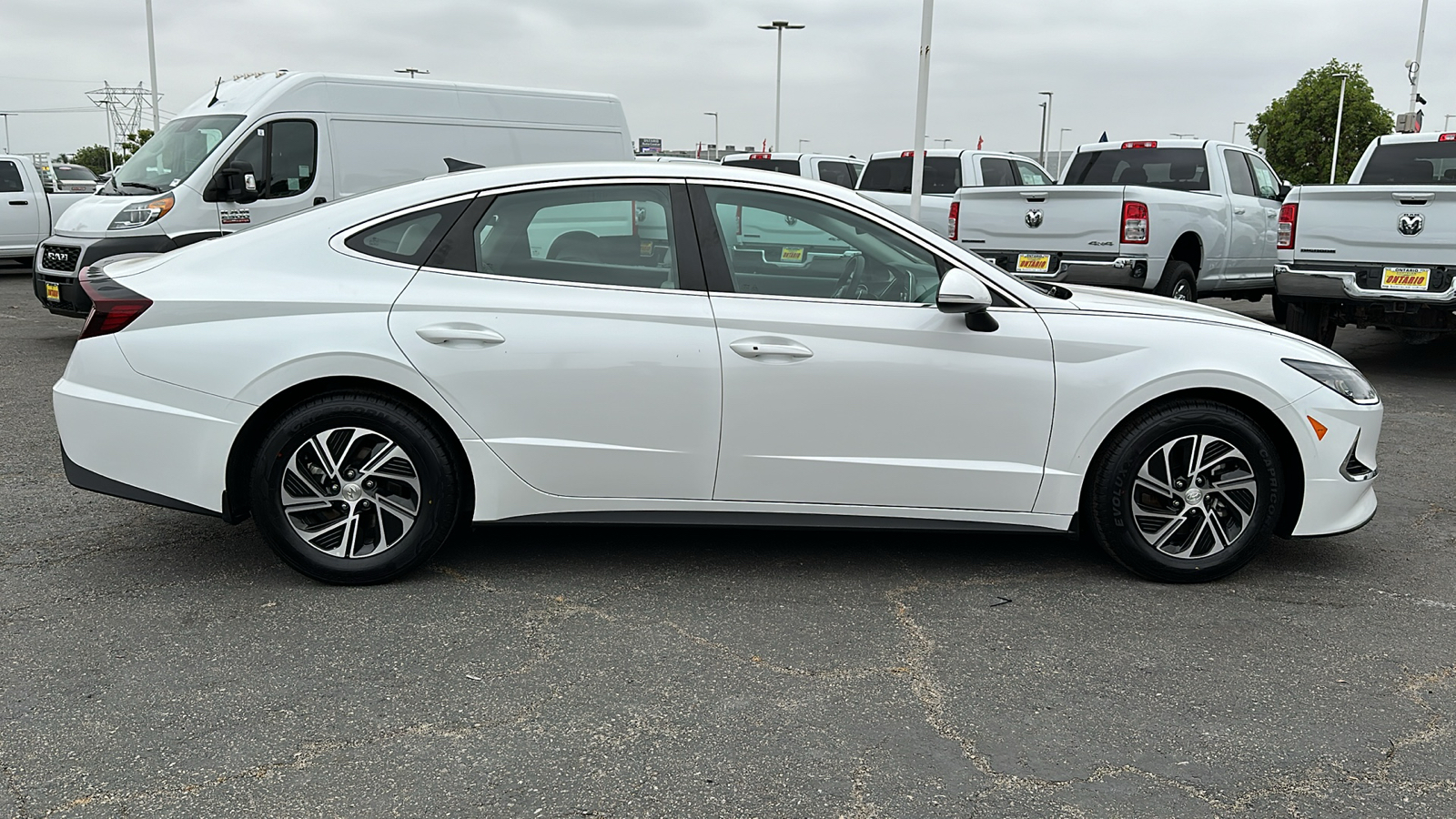 2022 Hyundai Sonata Hybrid Blue 3