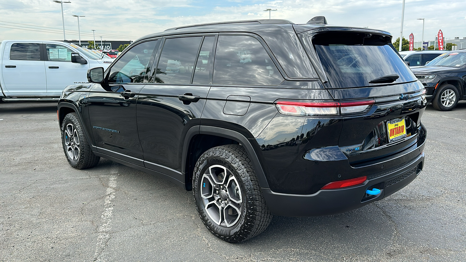 2023 Jeep Grand Cherokee Trailhawk 4xe 6