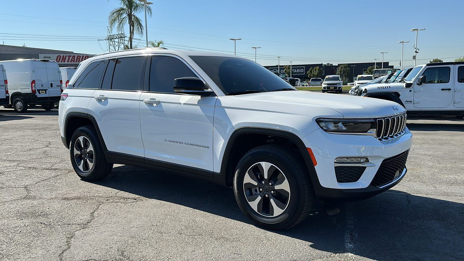 2023 Jeep Grand Cherokee Base 4xe 1