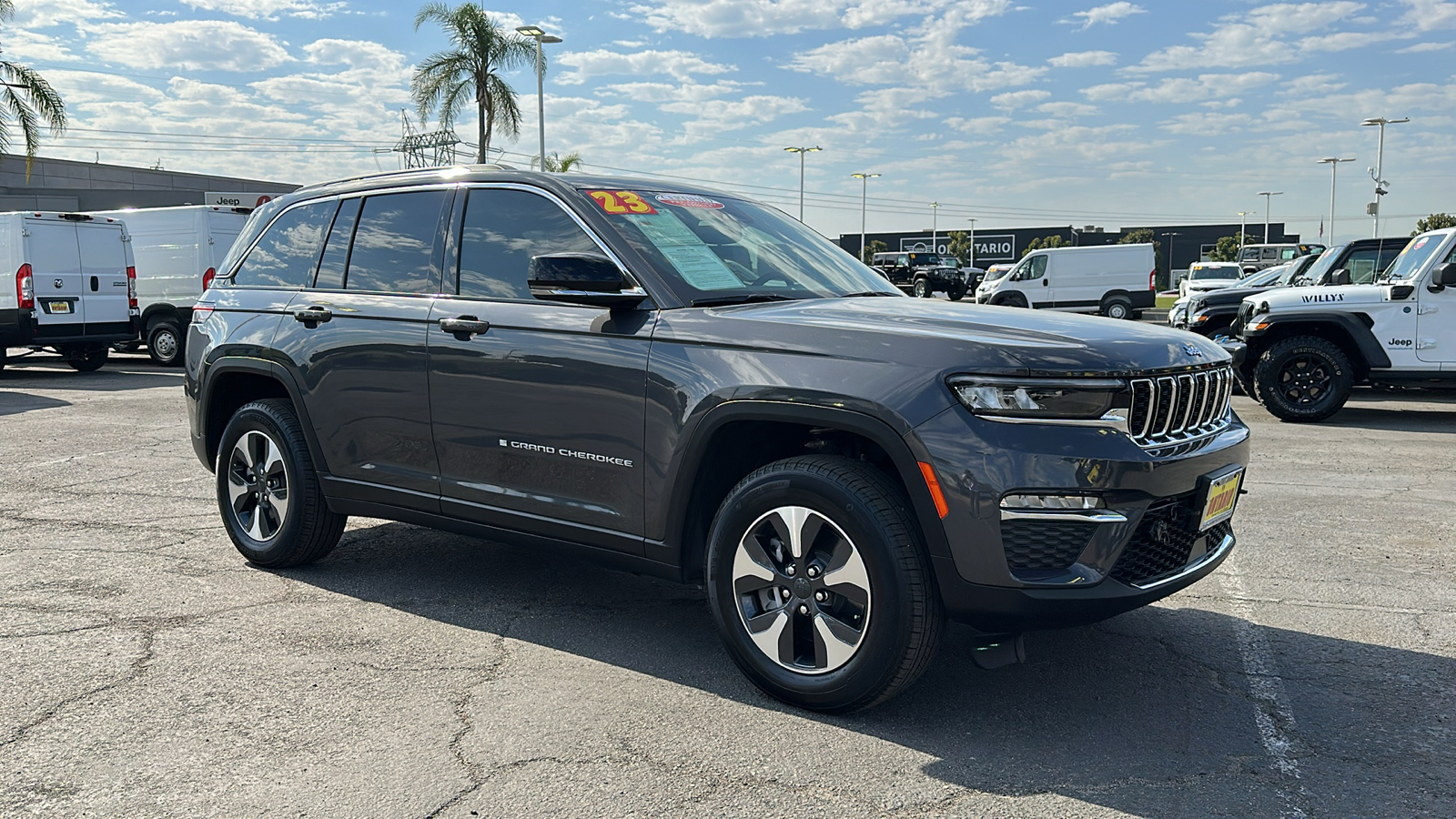 2023 Jeep Grand Cherokee Base 4xe 1