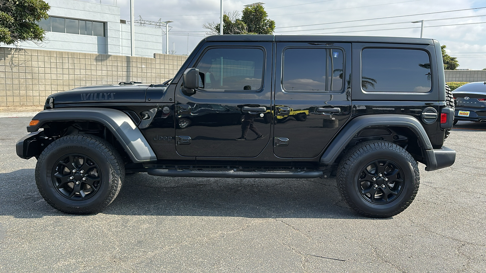 2023 Jeep Wrangler Willys 7