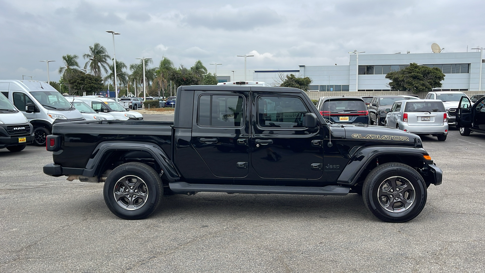 2021 Jeep Gladiator Sport 2