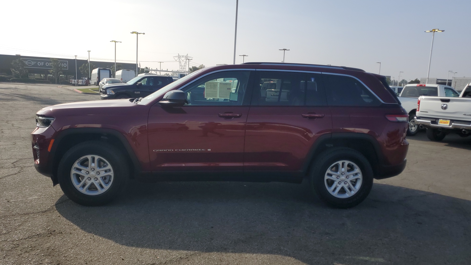 2023 Jeep Grand Cherokee Laredo 6