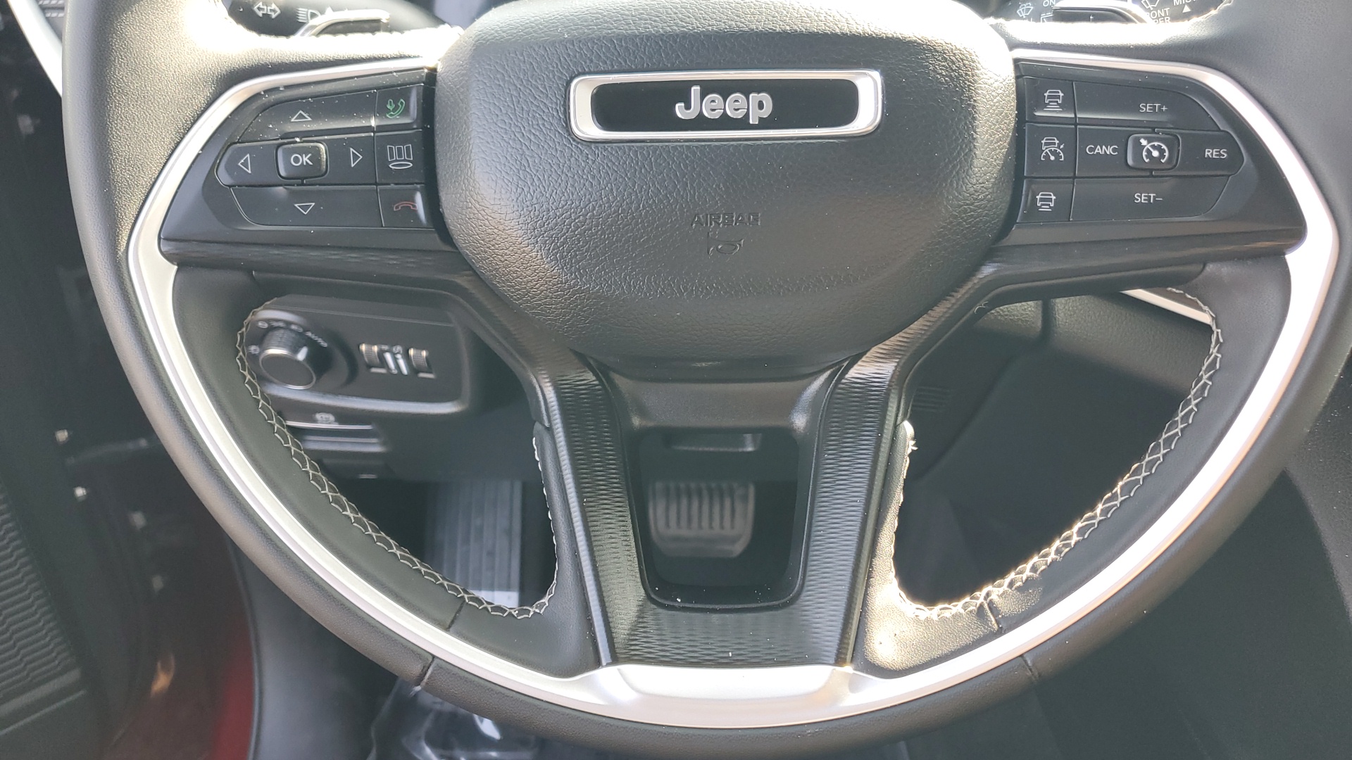 2023 Jeep Grand Cherokee Laredo 21