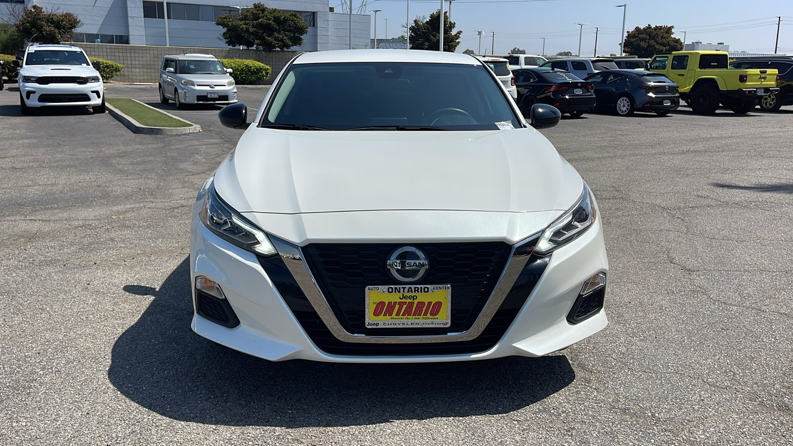 2022 Nissan Altima 2.5 SR 8