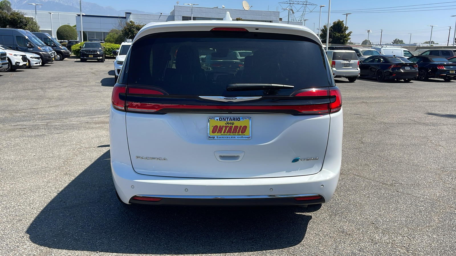 2022 Chrysler Pacifica Hybrid Limited 4