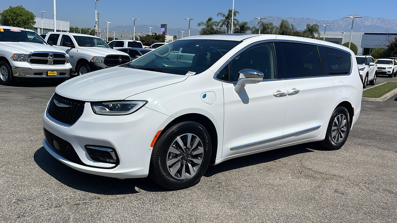 2022 Chrysler Pacifica Hybrid Limited 7