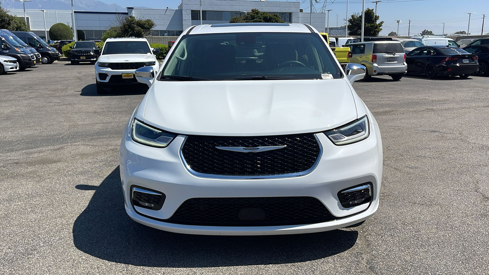 2022 Chrysler Pacifica Hybrid Limited 8