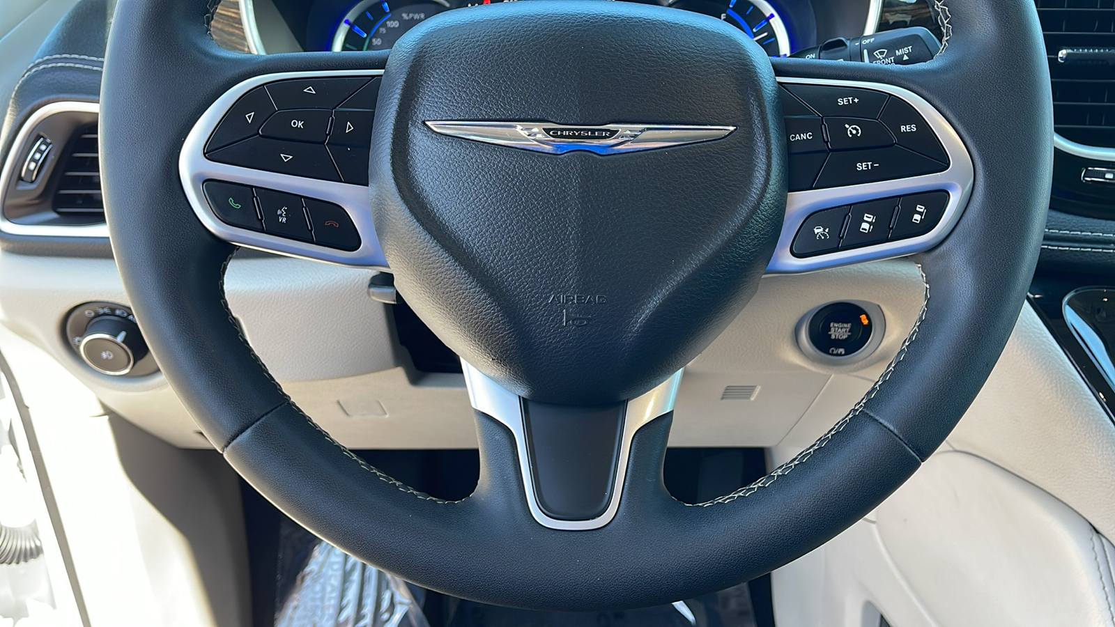 2022 Chrysler Pacifica Hybrid Limited 22