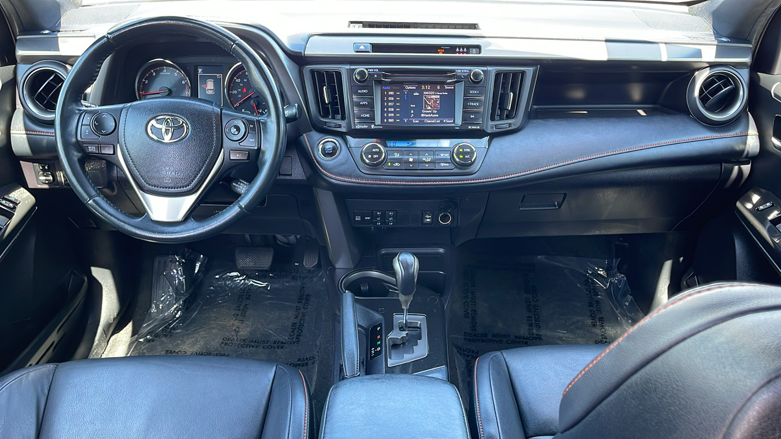 2018 Toyota RAV4 SE 12