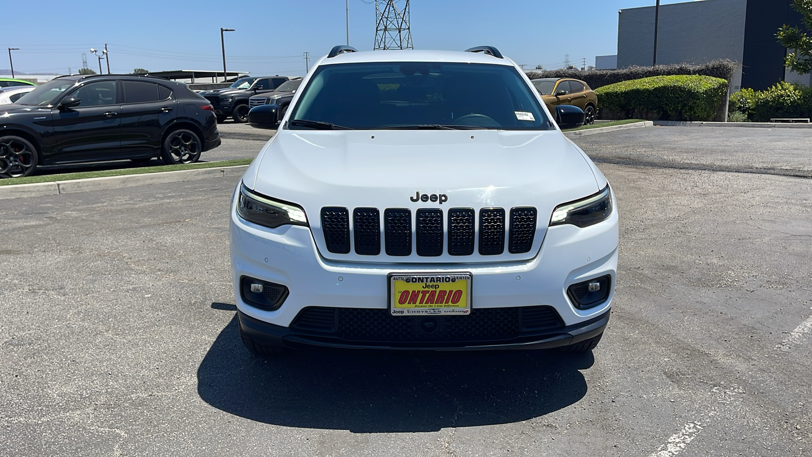 2023 Jeep Cherokee Altitude 8