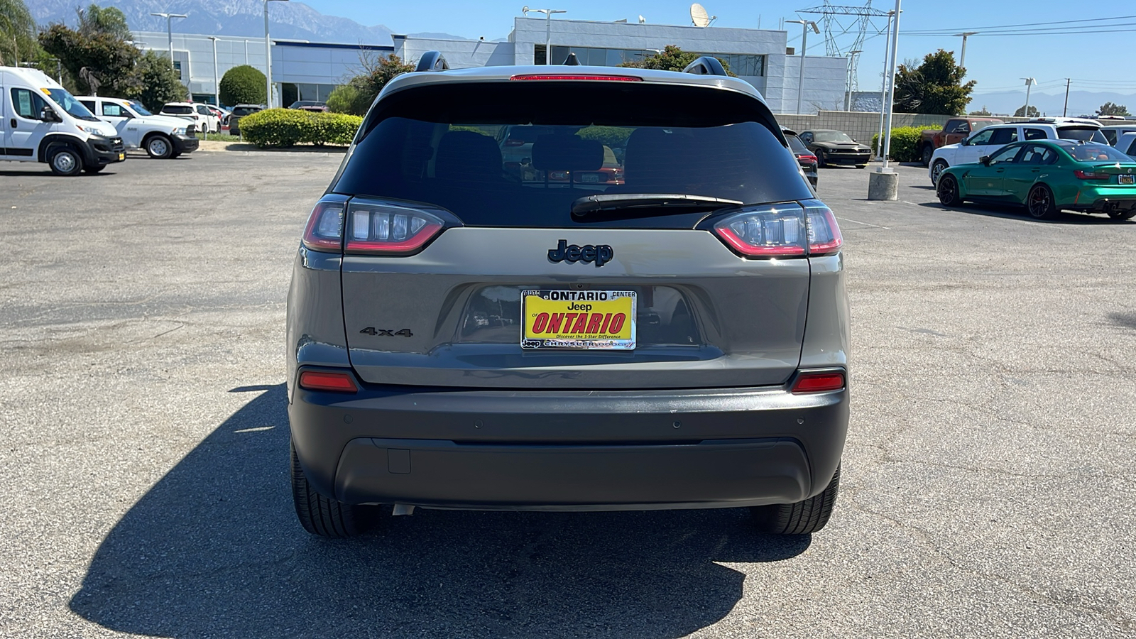 2023 Jeep Cherokee Altitude 4