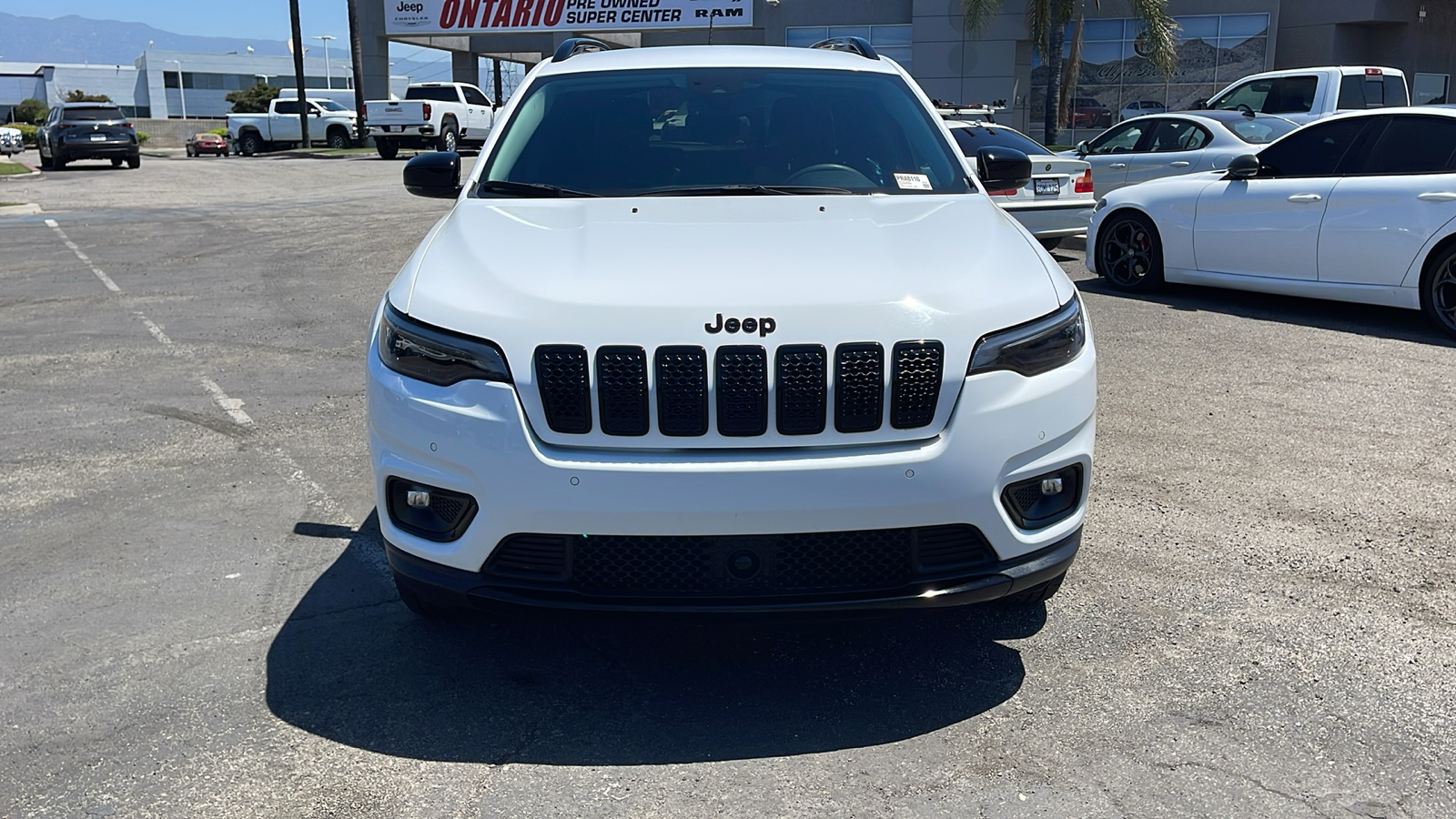 2023 Jeep Cherokee Altitude 8