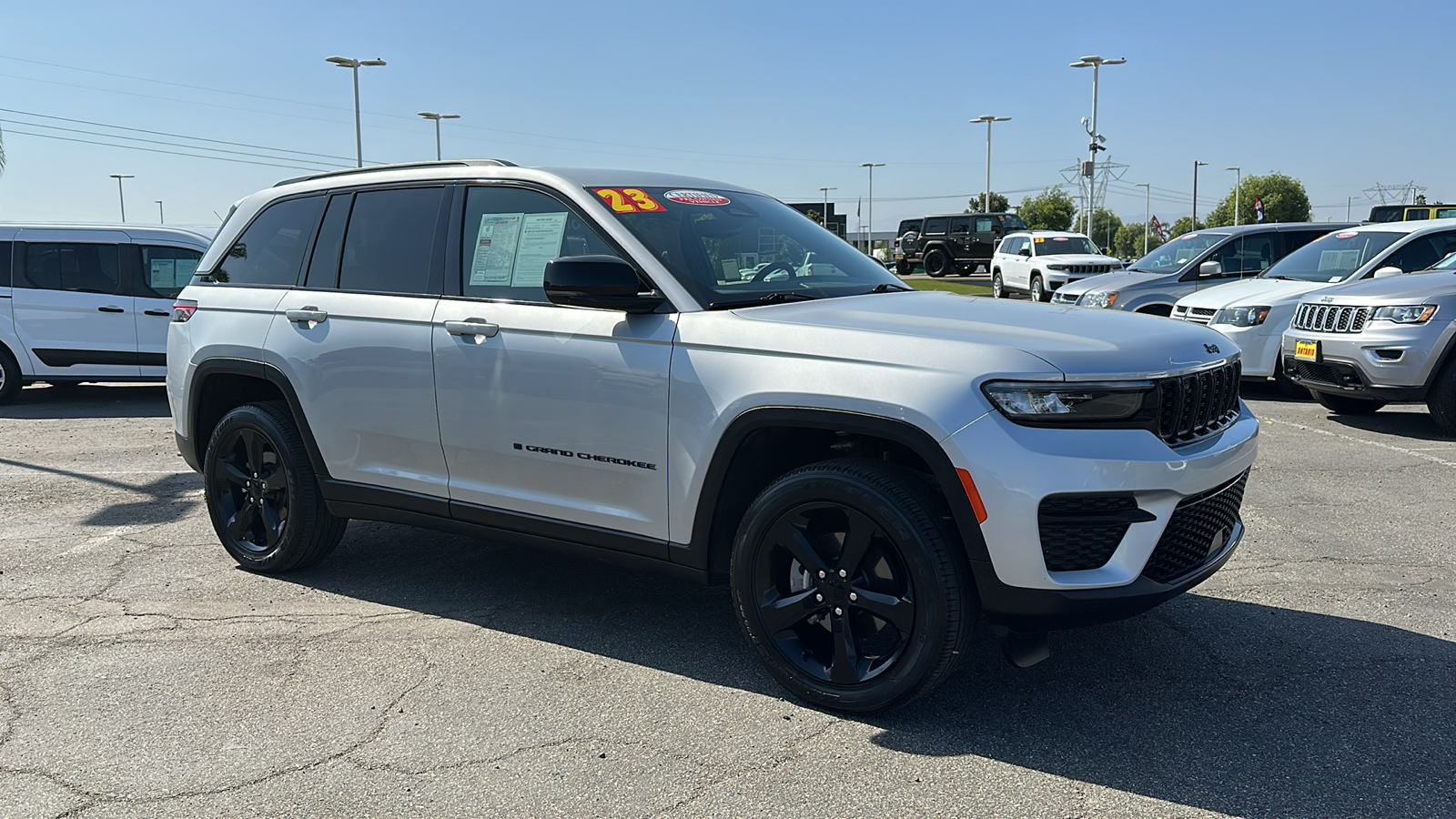 2023 Jeep Grand Cherokee Altitude 1