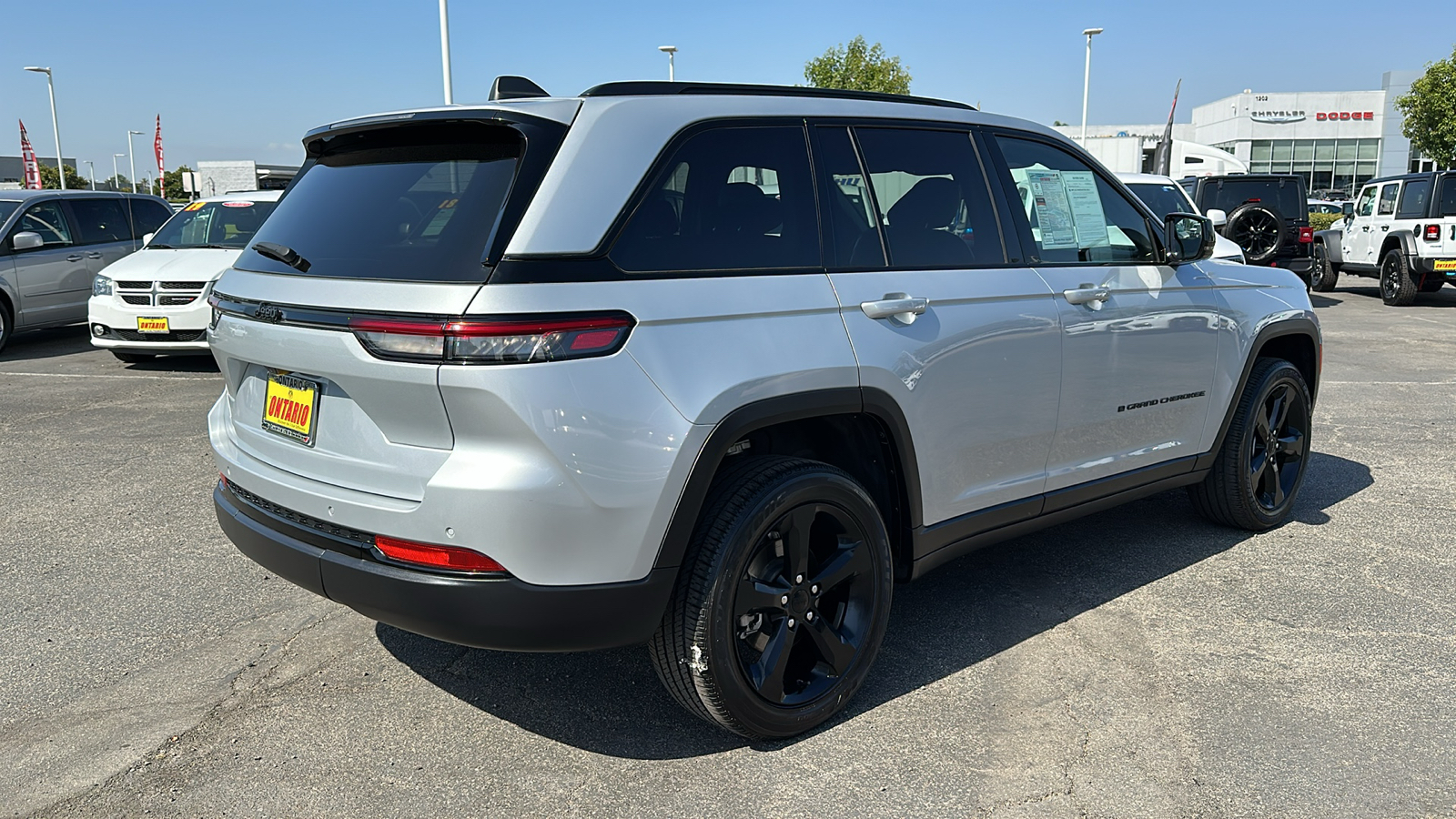 2023 Jeep Grand Cherokee Altitude 4