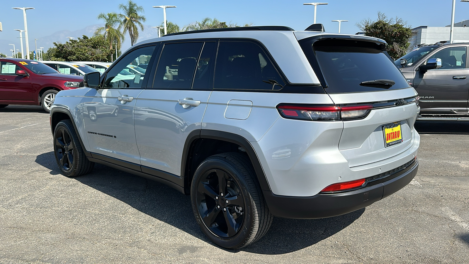 2023 Jeep Grand Cherokee Altitude 6