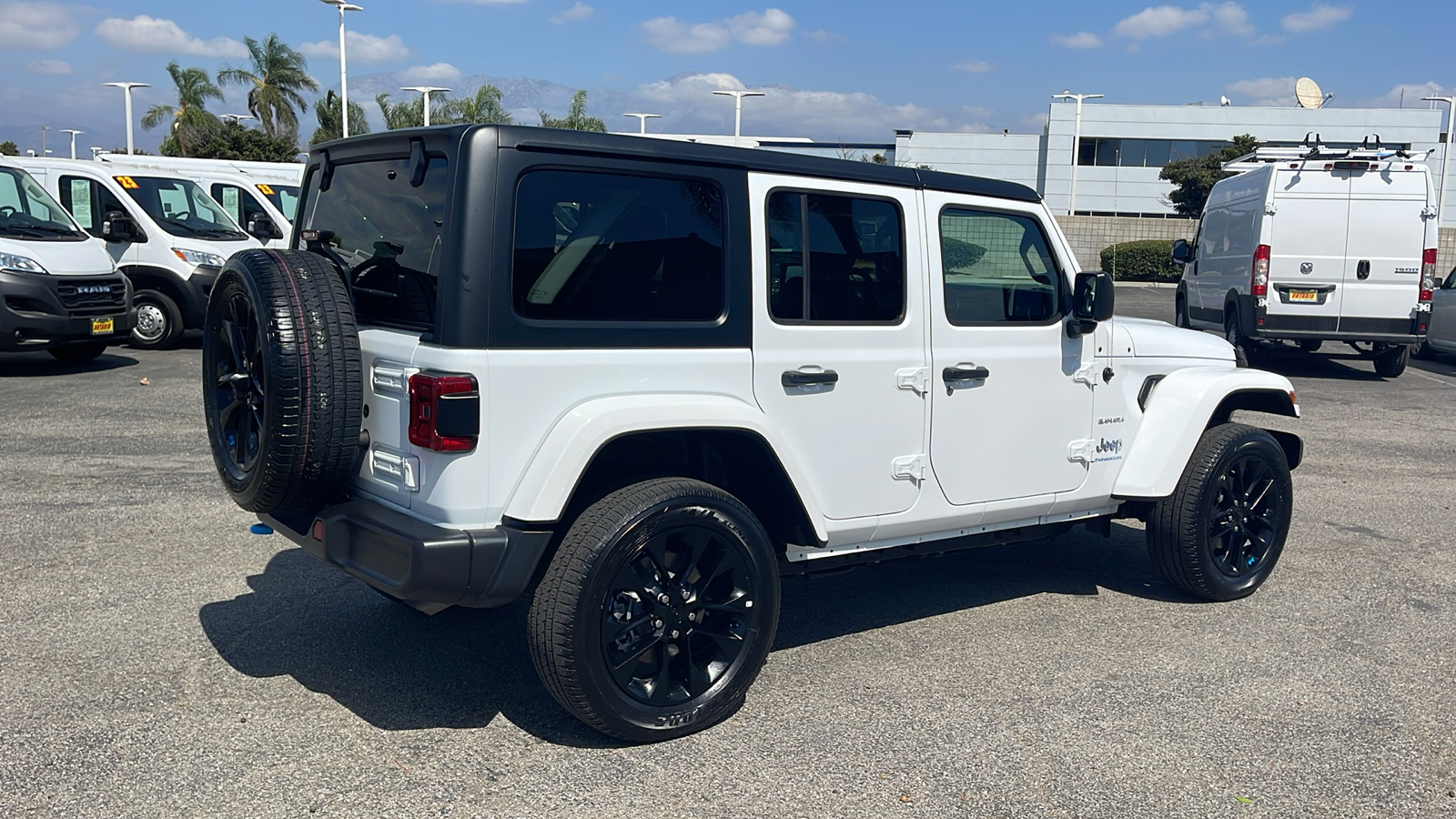 2023 Jeep Wrangler Sahara 4xe 3