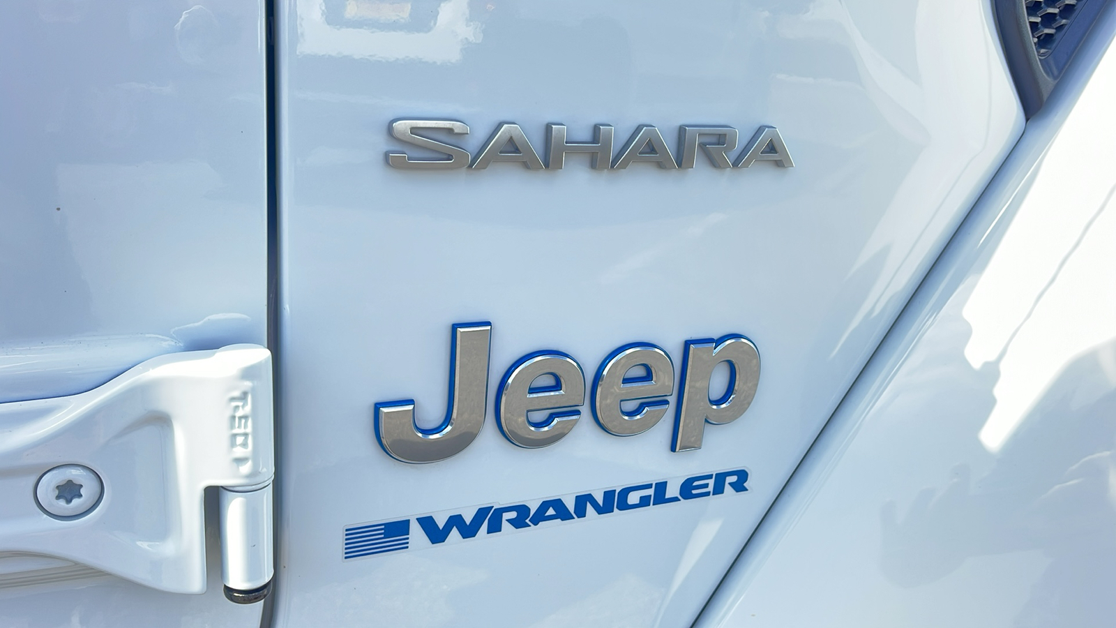 2023 Jeep Wrangler Sahara 4xe 33