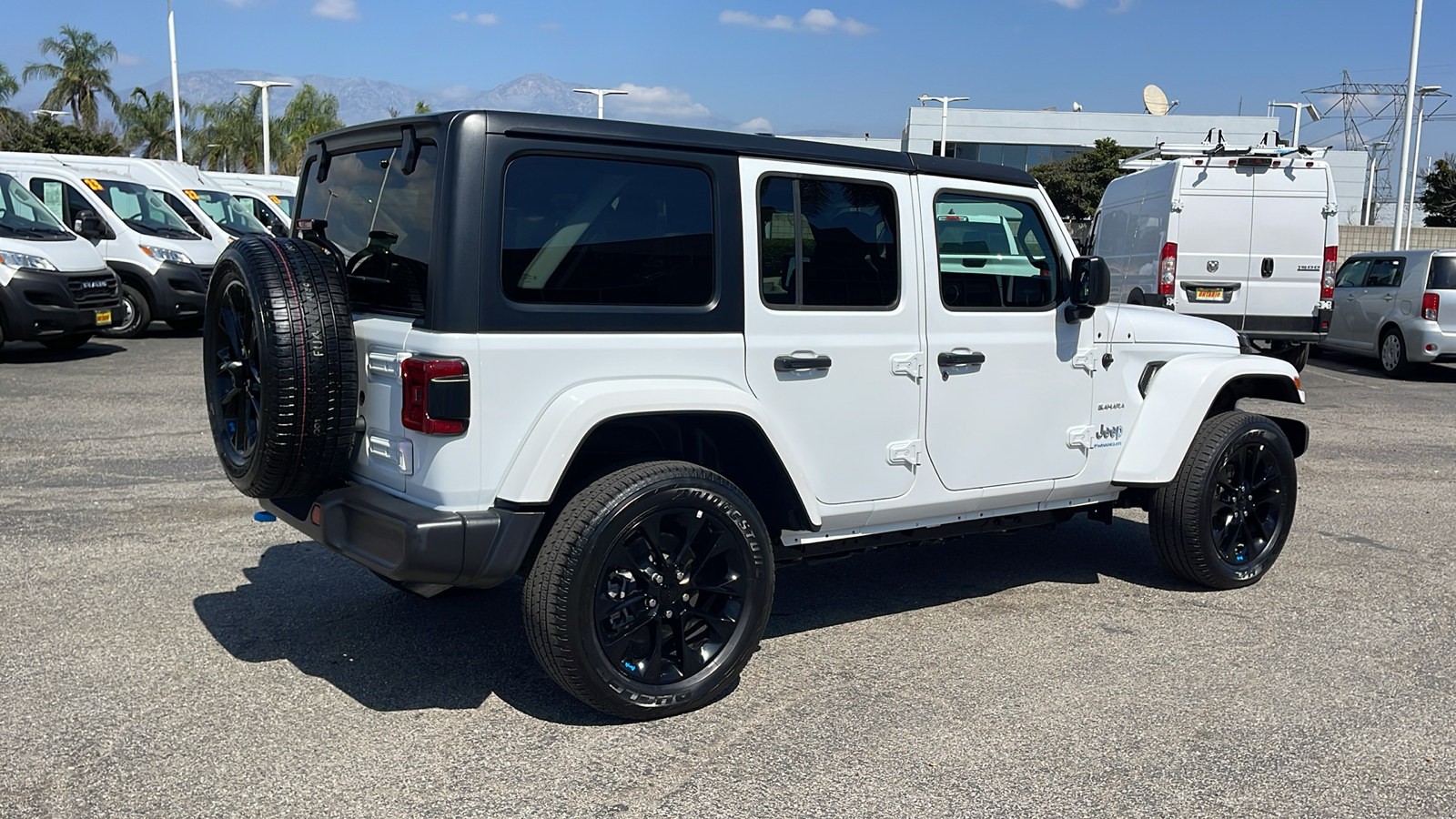 2023 Jeep Wrangler Sahara 4xe 3