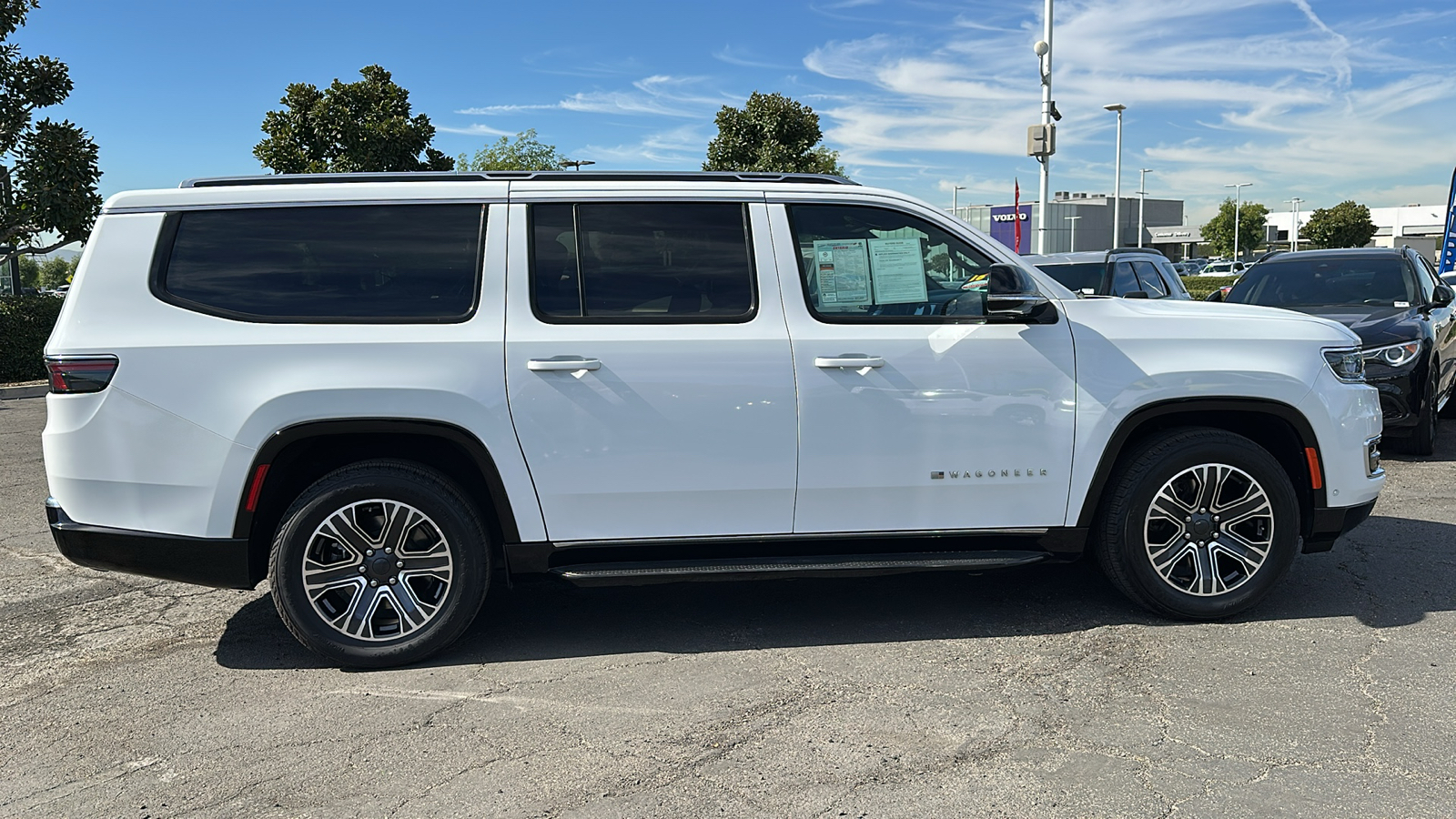 2023 Jeep Wagoneer L Series II 3