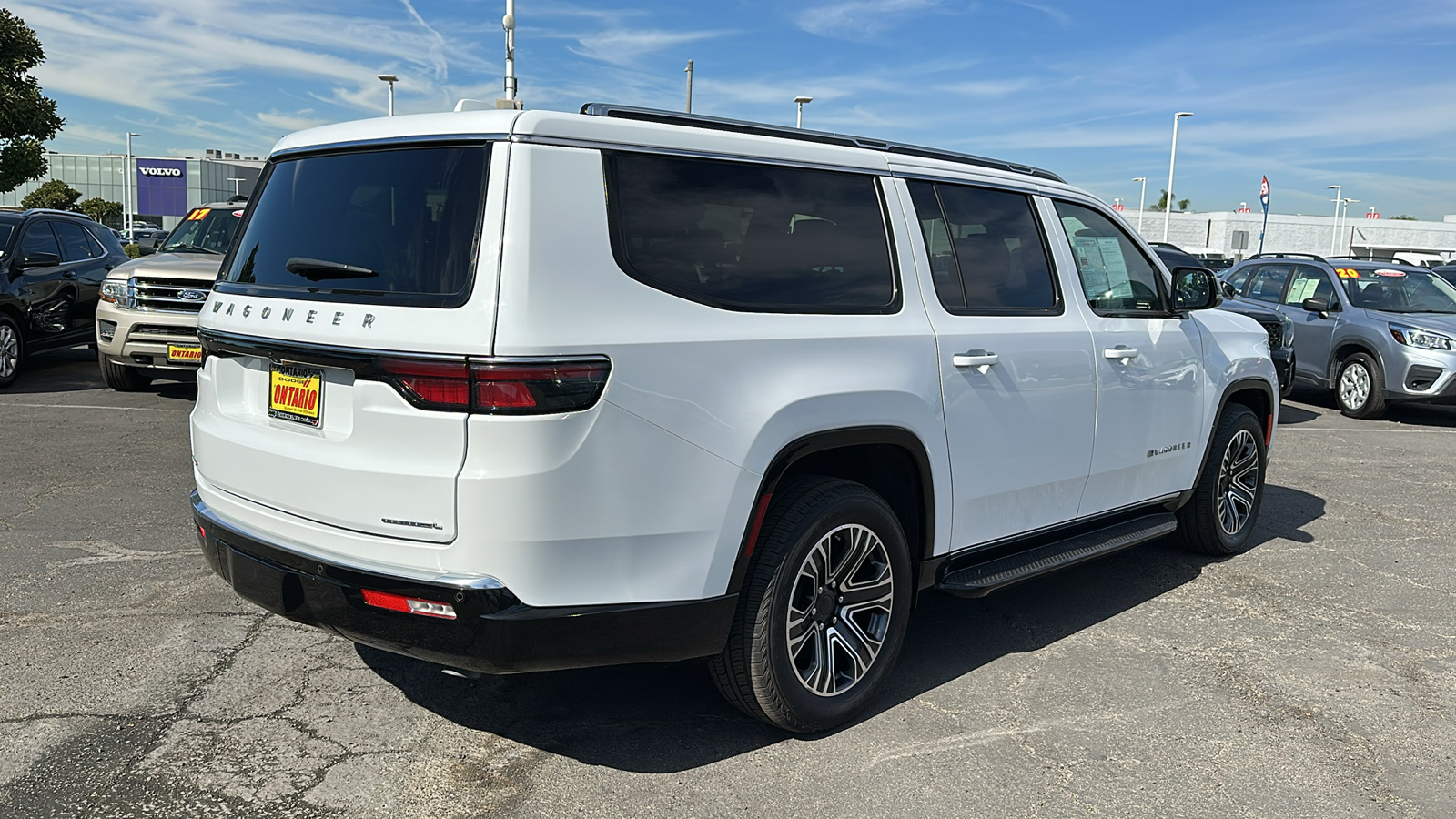 2023 Jeep Wagoneer L Series II 4