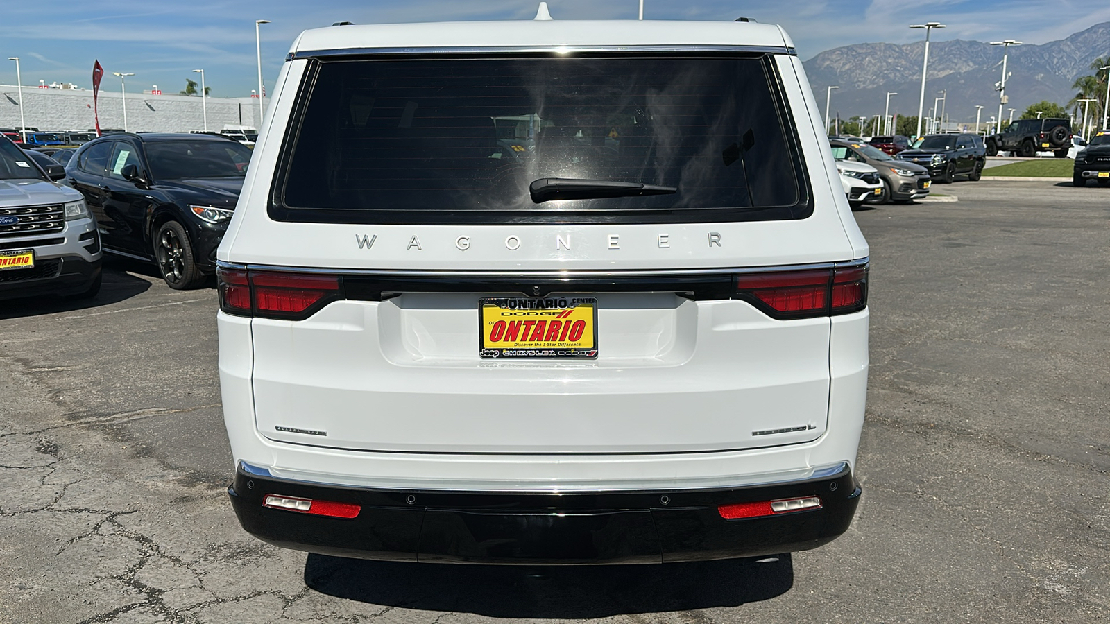 2023 Jeep Wagoneer L Series II 5