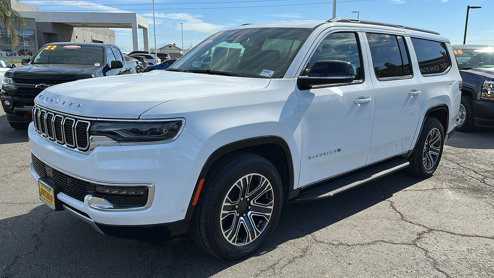 2023 Jeep Wagoneer L Series II 8