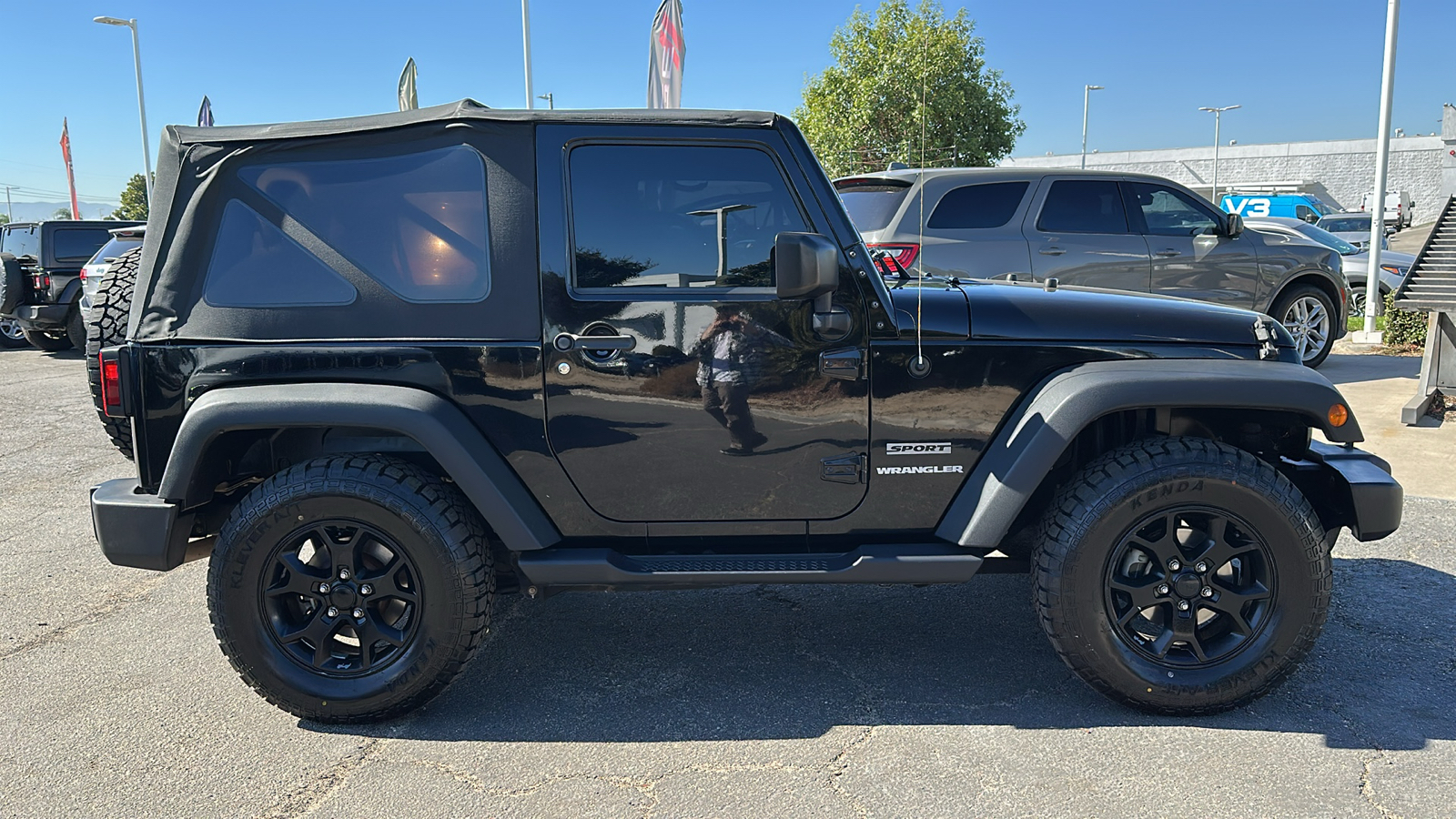 2017 Jeep Wrangler Sport 3