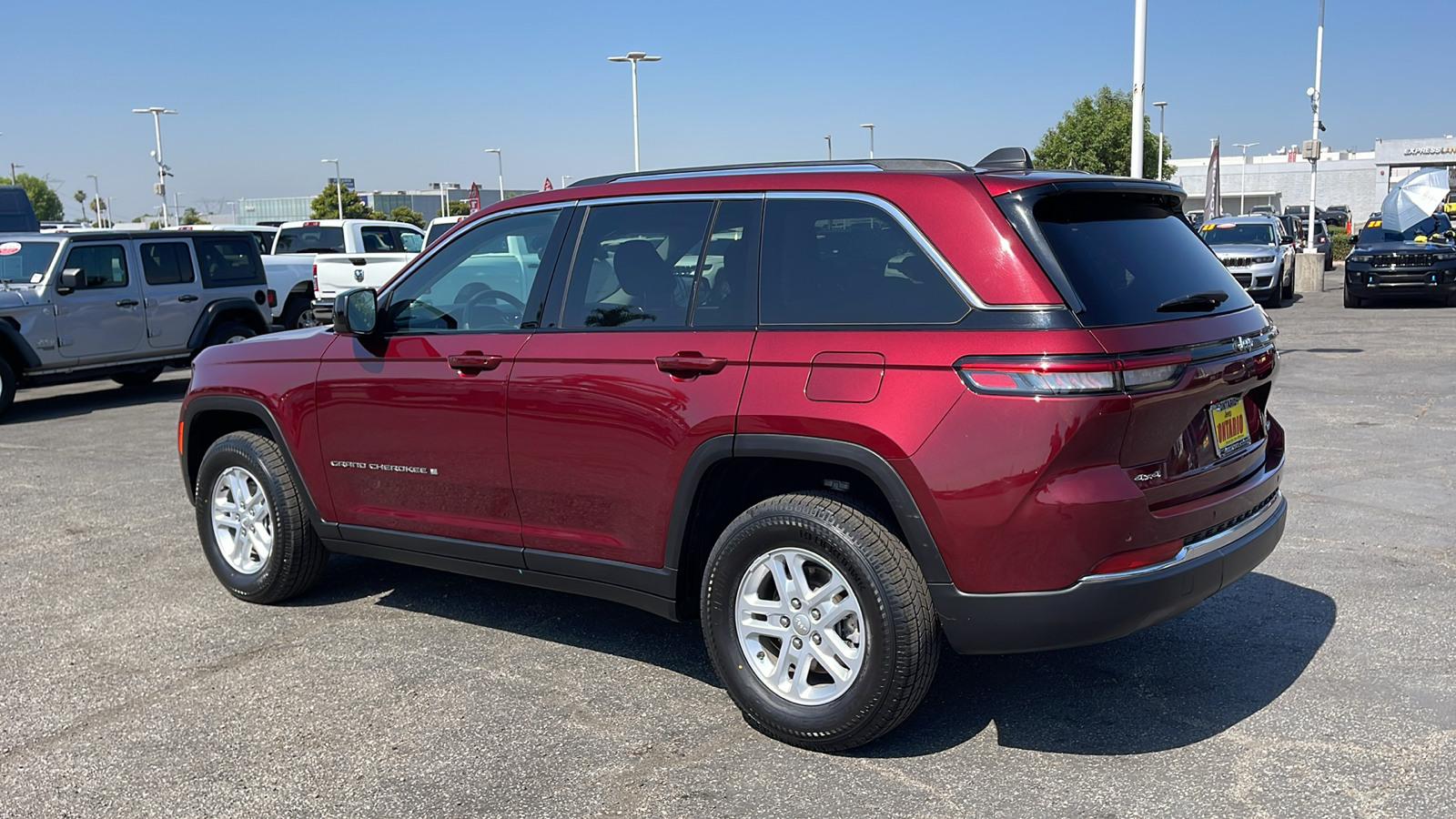 2023 Jeep Grand Cherokee Laredo 5