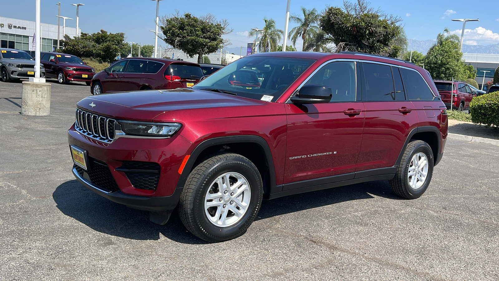 2023 Jeep Grand Cherokee Laredo 7